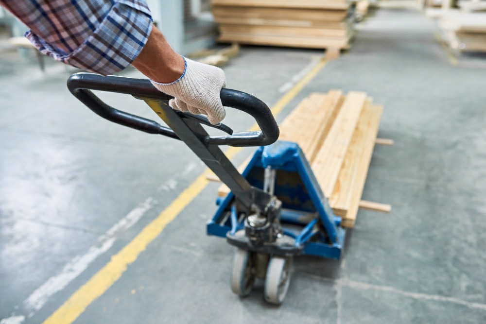 Maximizing Workplace Safety: The Importance of a Manual Handling Course Online - Manual Handling Training Article