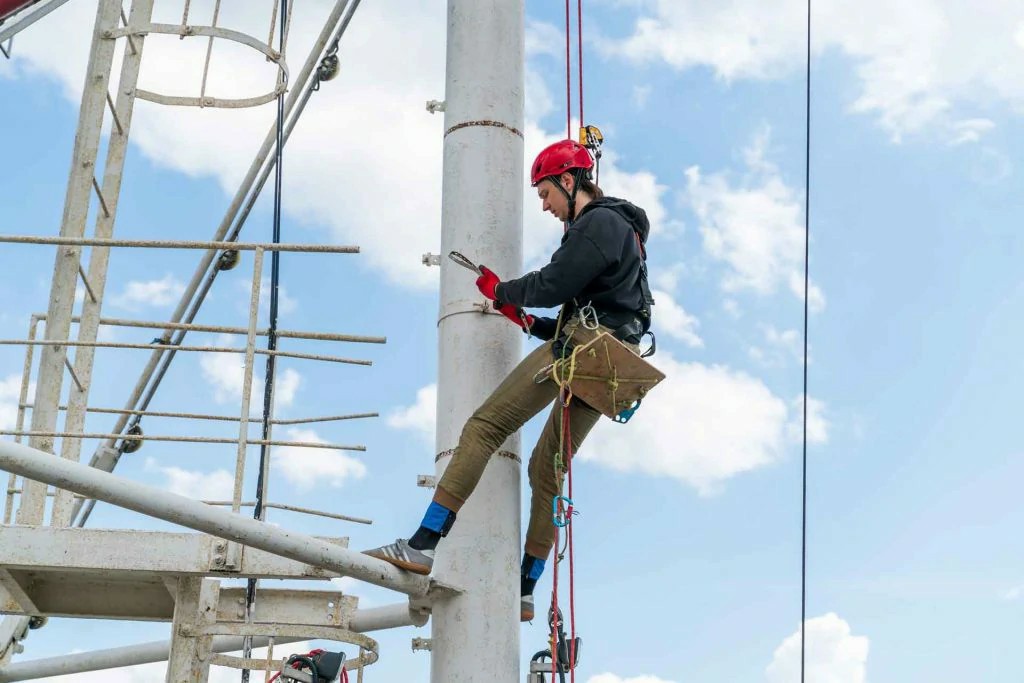 Mastering Communication for Height Safety: A Comprehensive Guide - Manual Handling Training Article