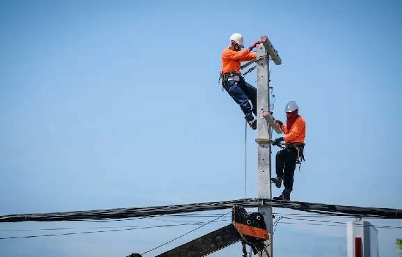 Unlocking Workplace Productivity: The Power of Working at Heights Training - Manual Handling Training Article