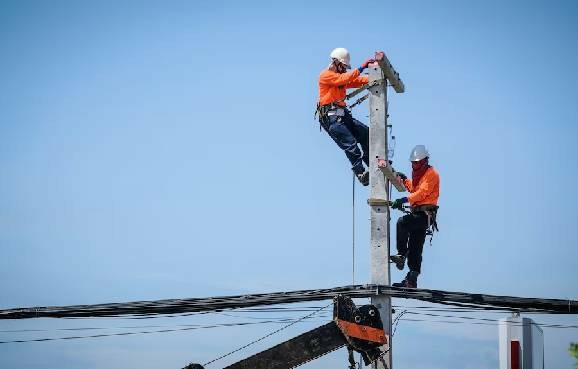 Elevate Your Career with Accredited Online Working at Heights Training - Manual Handling Training Article