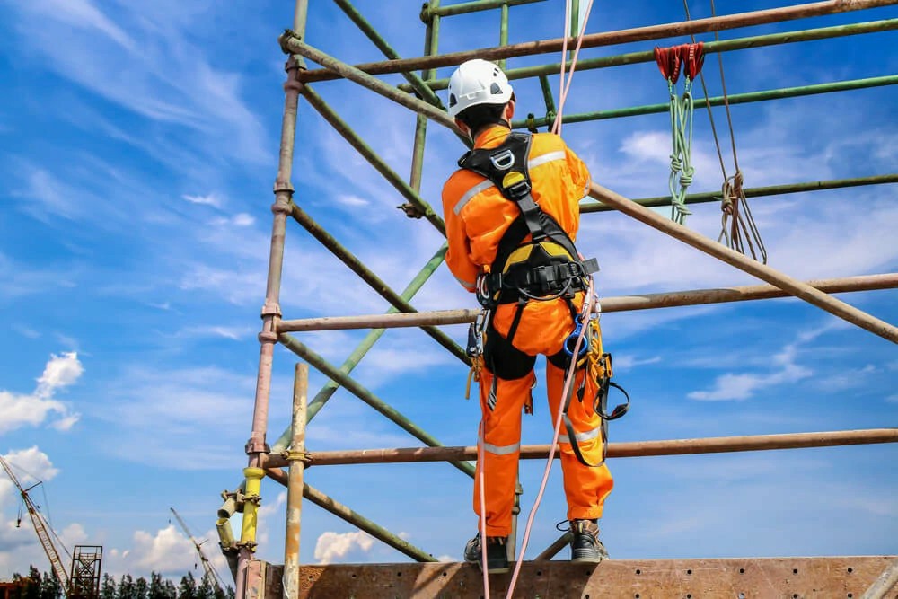 Ultimate Guide to Safety Gear for Working at Heights: Essential Equipment & Maintenance - Manual Handling Training Article