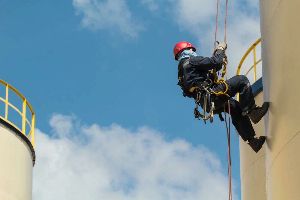 Avoiding Common Mistakes When Working at Heights: The Role of Training - Manual Handling Training Article