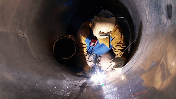 Mastering Confined Spaces: Your Guide to Online Safety Certification in Ireland - Manual Handling Training Article