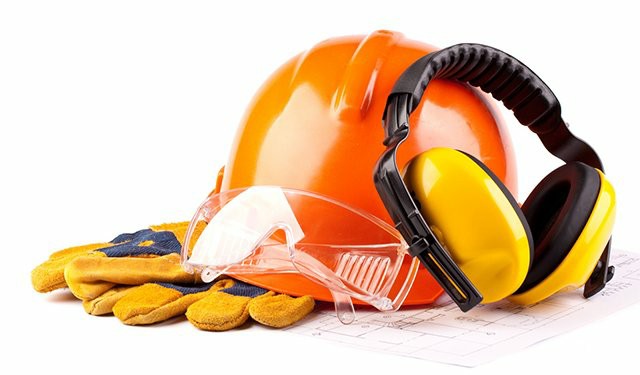 Essential PPE Safety Training Online in Ireland: Your Path to a Safer Workplace - Manual Handling Training Article